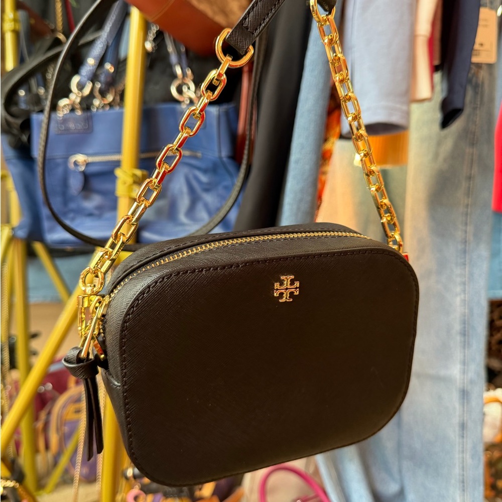Tory Burch Emerson Round Crossbody Black Saffiano Gold Chain with tag
